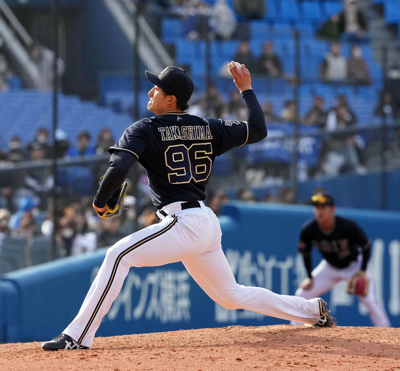 DeNA対オリックス　7回からマウンドに上がったオリックス高島（撮影・たえ見朱実）