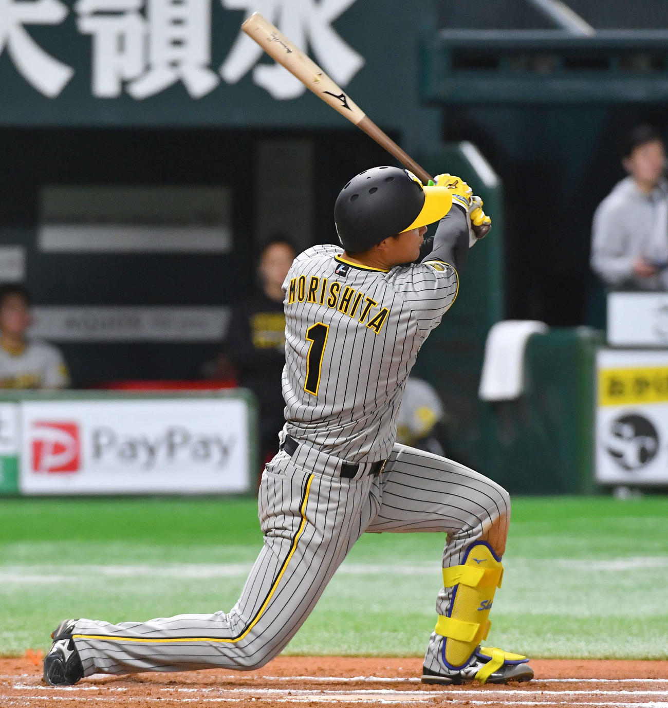 ソフトバンク対阪神　6回表阪神2死一、三塁、森下は左越え3点本塁打を放つ（撮影・岩下翔太）