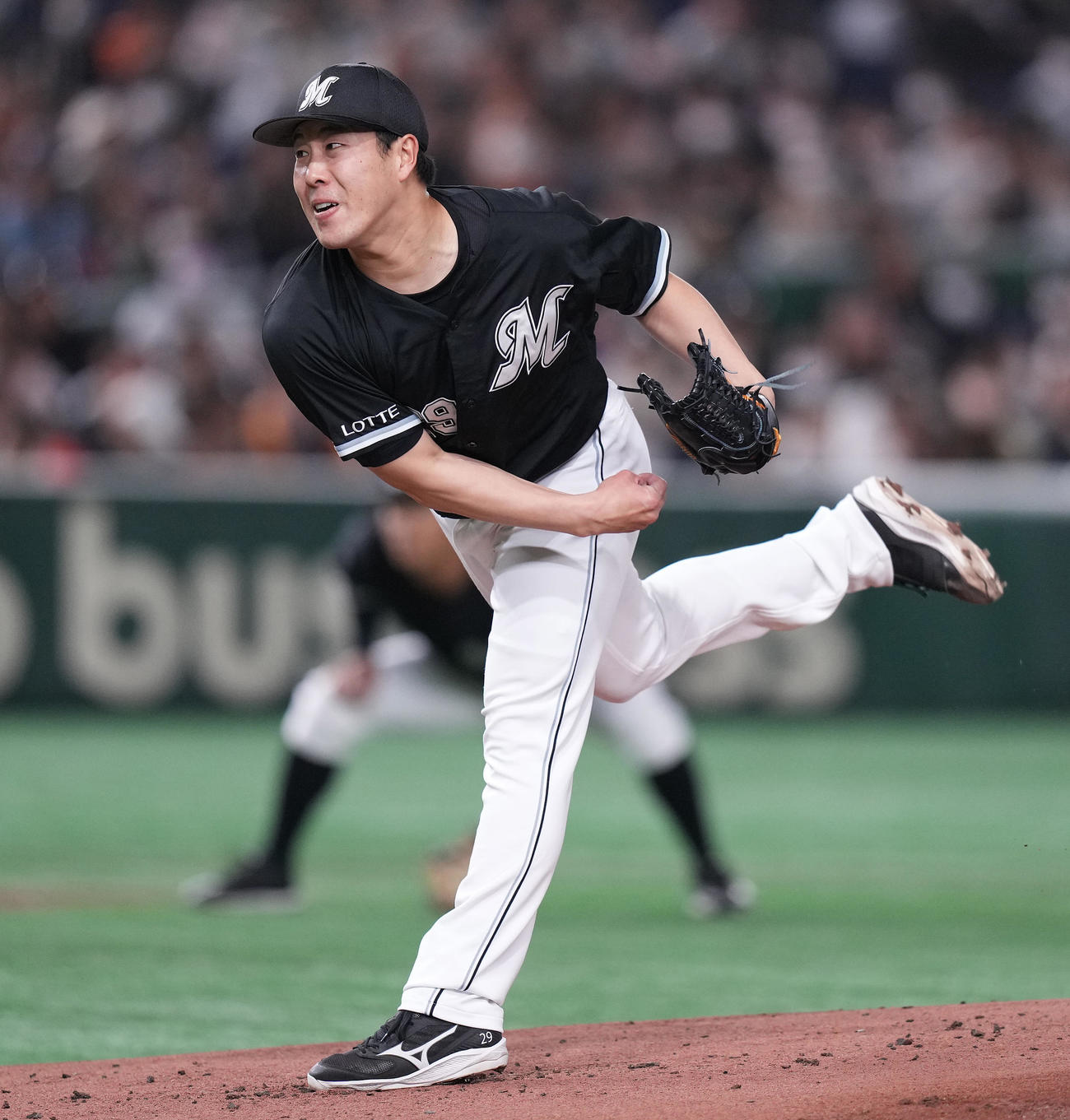 巨人対ロッテ　先発し力投するロッテ西野（撮影・鈴木みどり）