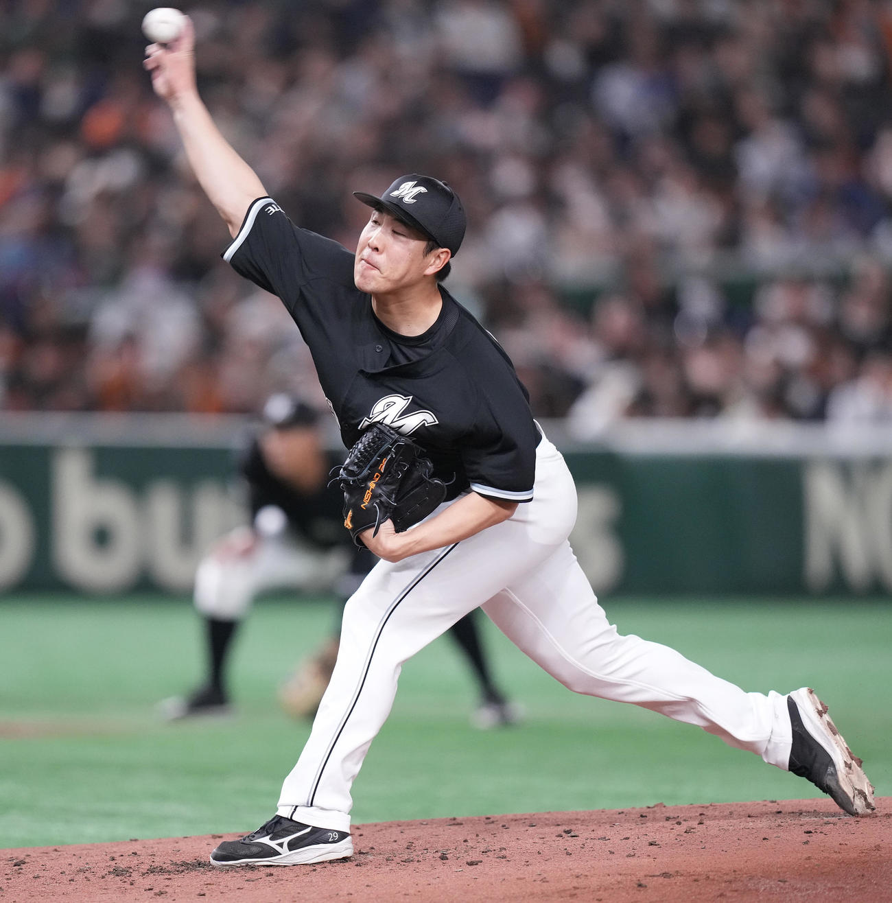 巨人対ロッテ　先発し力投するロッテ西野（撮影・鈴木みどり）