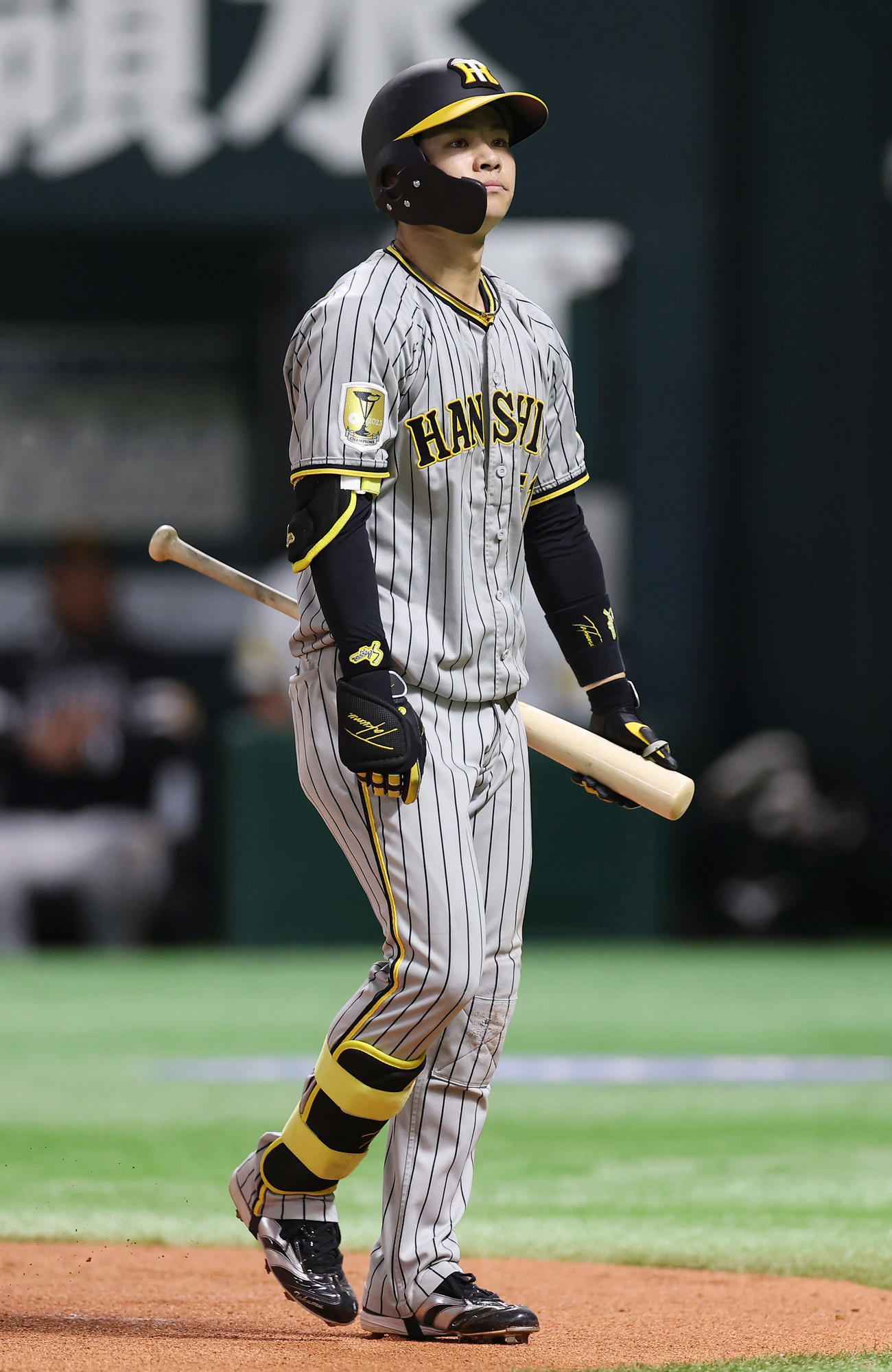 ソフトバンク対阪神　6回表阪神1死一、三塁、空振り三振に倒れた中野（撮影・前田充）