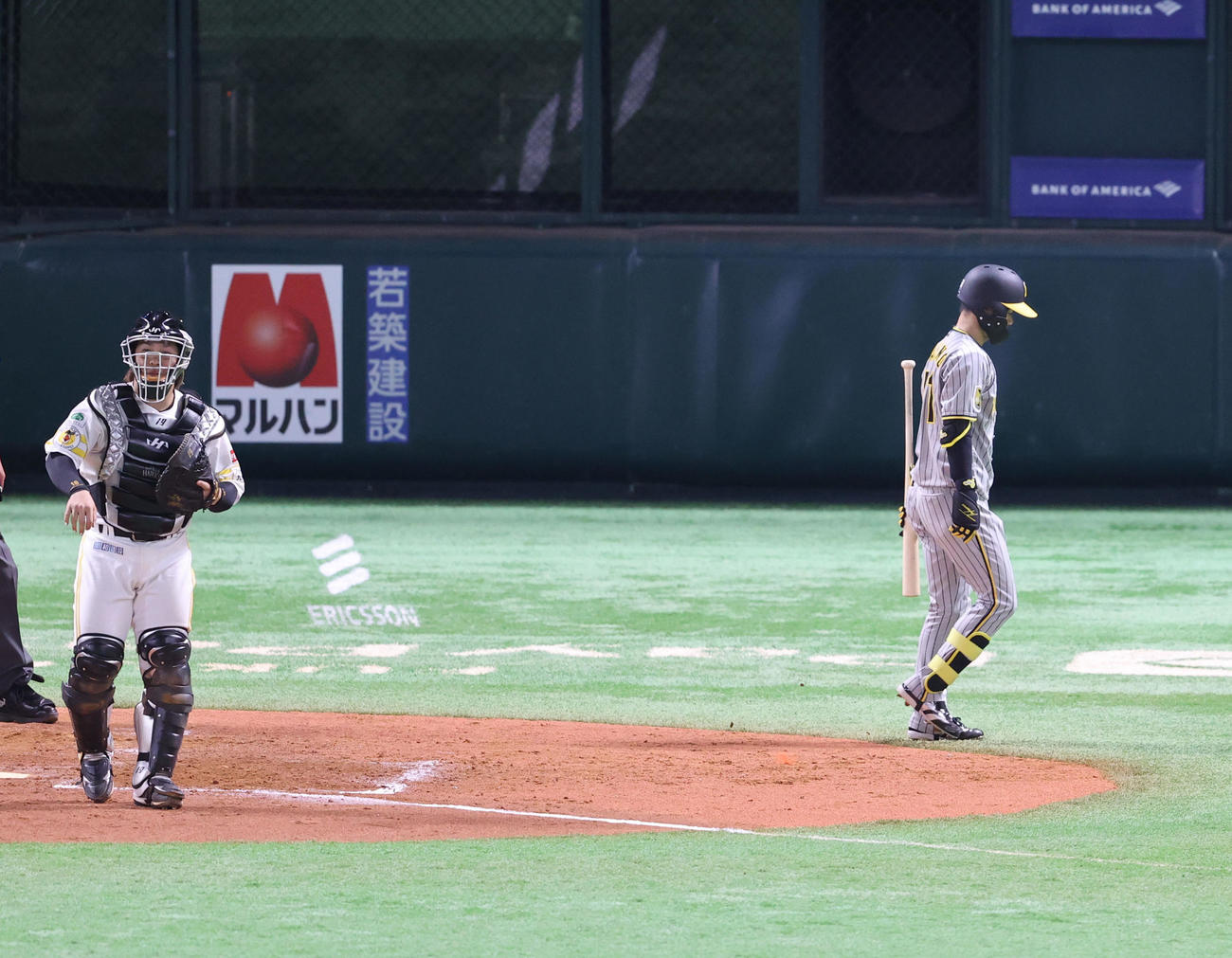 ソフトバンク対阪神　5回表阪神無死三塁、中野は空振りの三振（撮影・梅根麻紀）