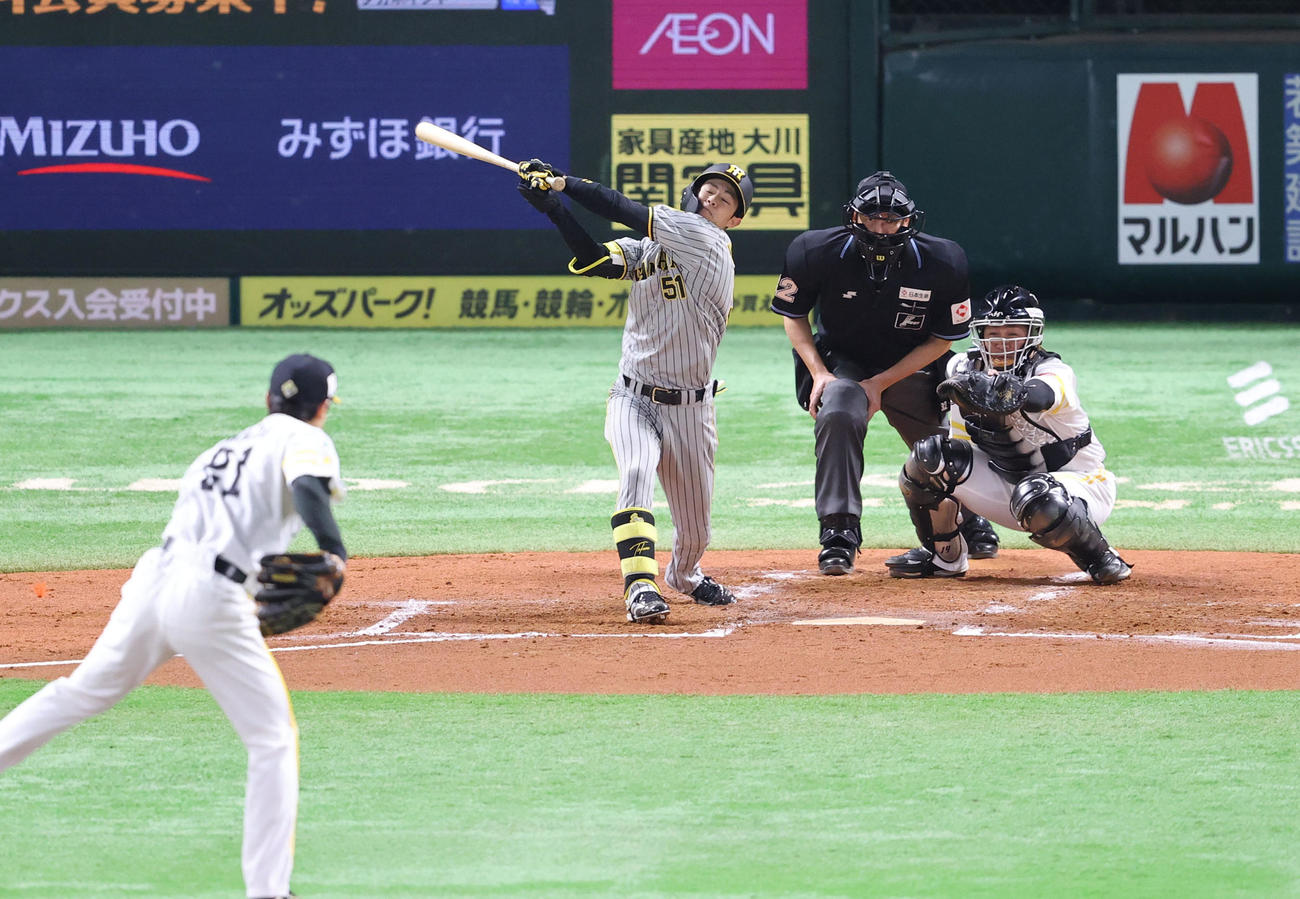 ソフトバンク対阪神　3回表阪神1死一、三塁、中野は空振り三振（撮影・梅根麻紀）