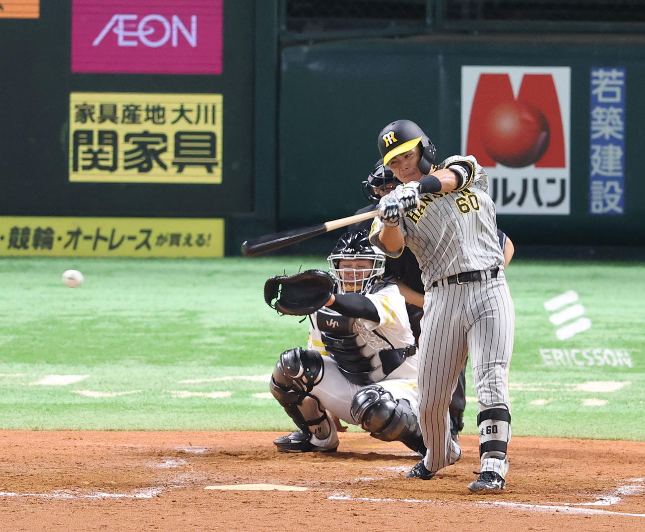 ソフトバンク対阪神　5回表阪神1死一、三塁、小野寺は右前適時打を放つ（撮影・梅根麻紀）