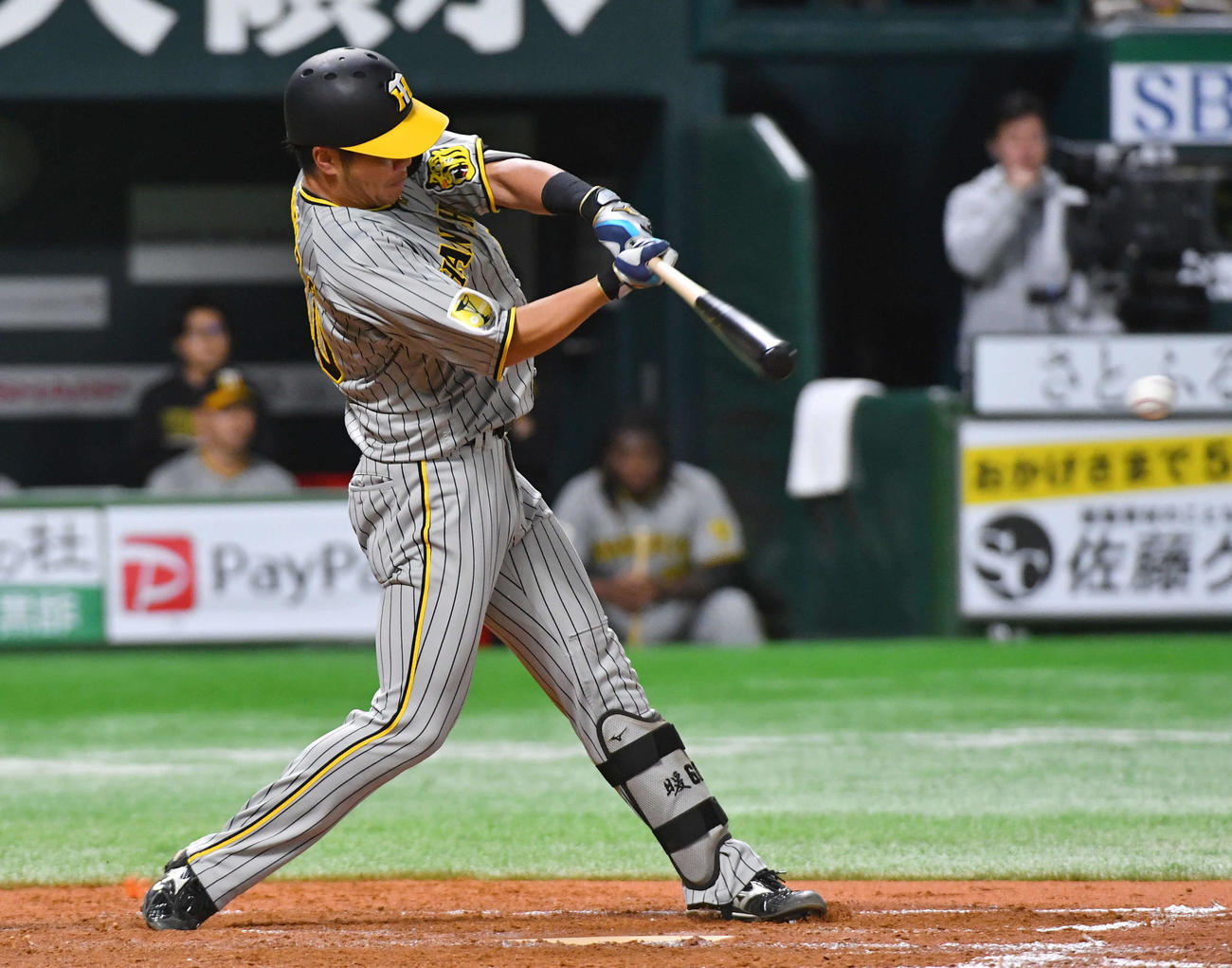 ソフトバンク対阪神　5回表阪神1死一、三塁、小野寺は右前適時打を放つ（撮影・岩下翔太）