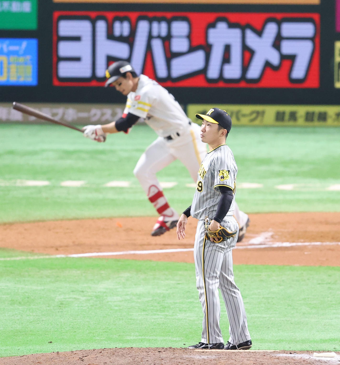 ソフトバンク対阪神　8回裏ソフトバンク無死、栗原に右越え本塁打を浴びた石井（撮影・梅根麻紀）