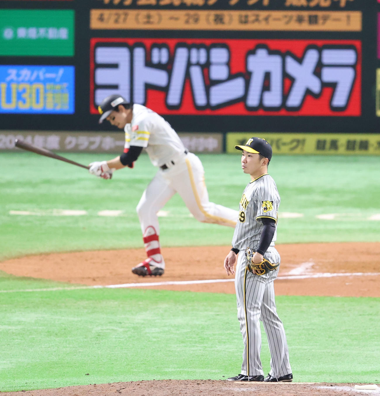 ソフトバンク対阪神　8回裏ソフトバンク無死、栗原に右越え本塁打を浴びた石井（撮影・梅根麻紀）