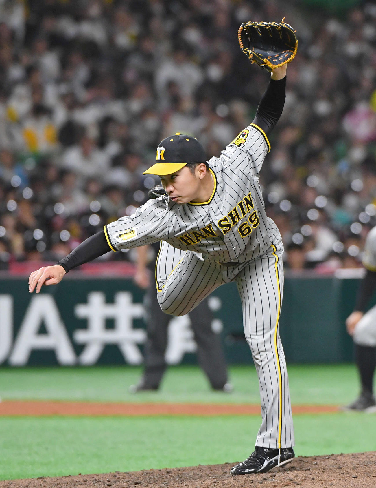 ソフトバンク対阪神　8回裏より登板した、阪神3番手の石井（撮影・岩下翔太）