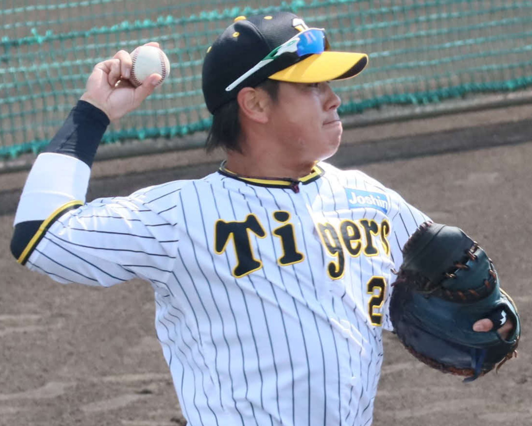 二塁送球練習をする梅野（撮影・村松万里子）