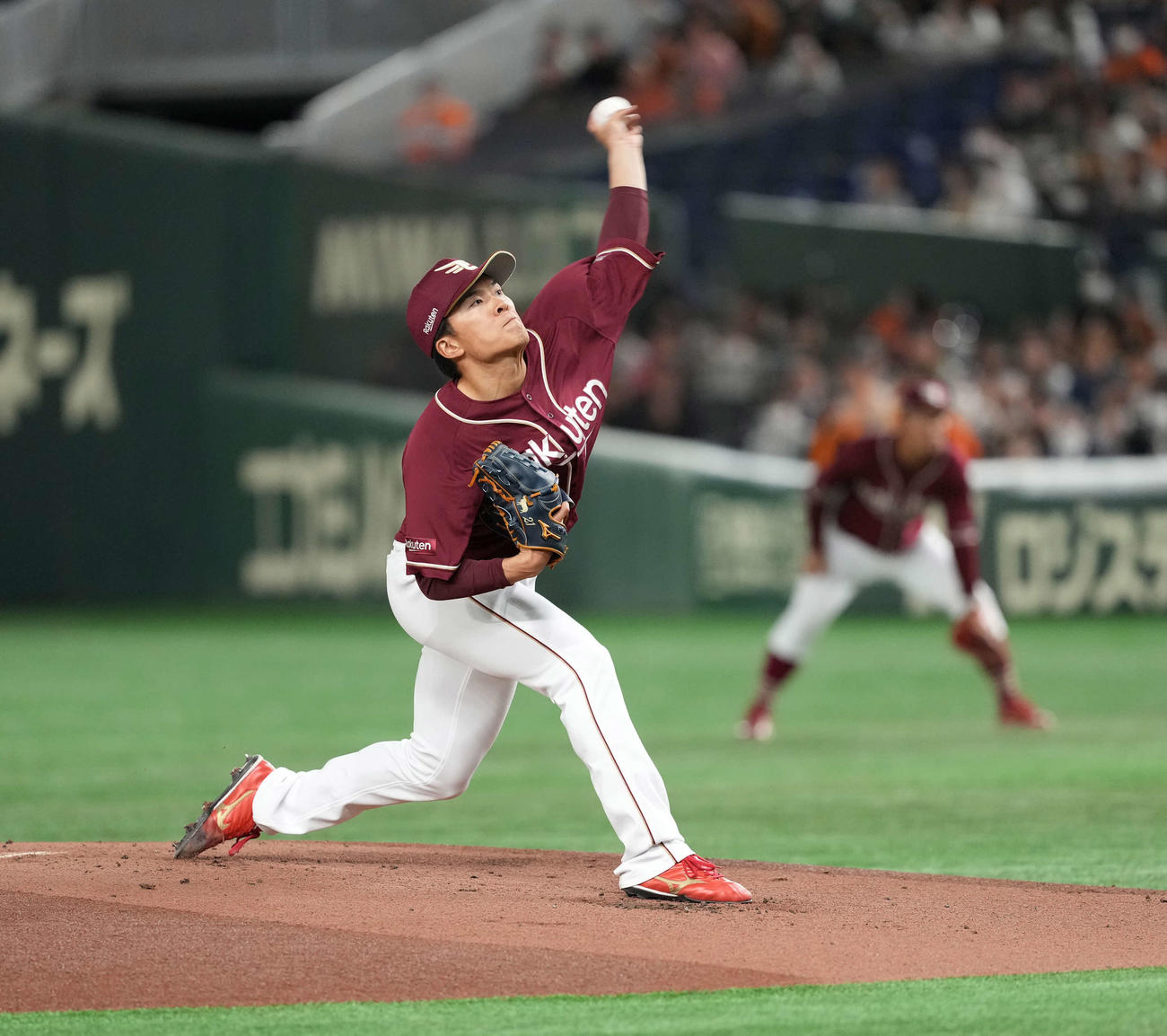 巨人対楽天　力投する楽天先発の早川（撮影・井上学）