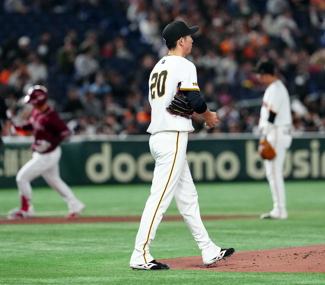 巨人対楽天　3回表楽天無死三塁、太田に2点本塁打を浴びる戸郷（撮影・たえ見朱実）
