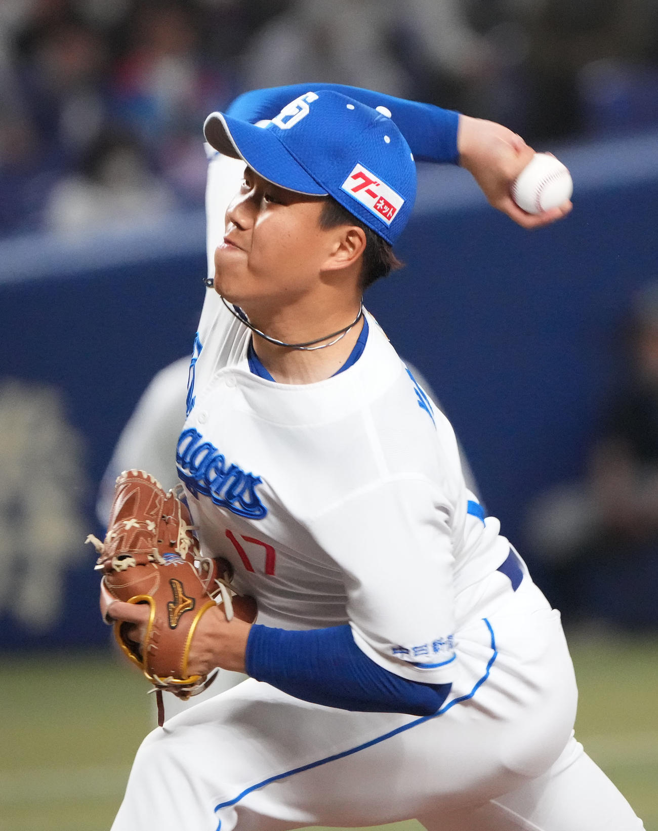 中日対ロッテ　1回表、登板する中日先発の柳（撮影・森本幸一）