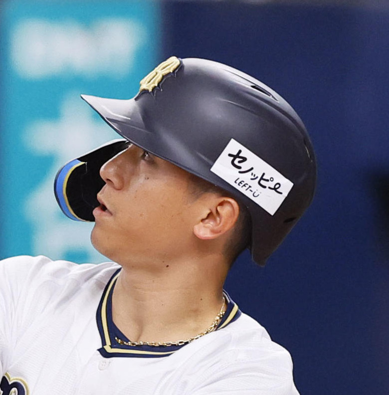 オリックス対阪神　3回裏オリックス無死、西川は右越えに本塁打を放つ（撮影・藤尾明華）