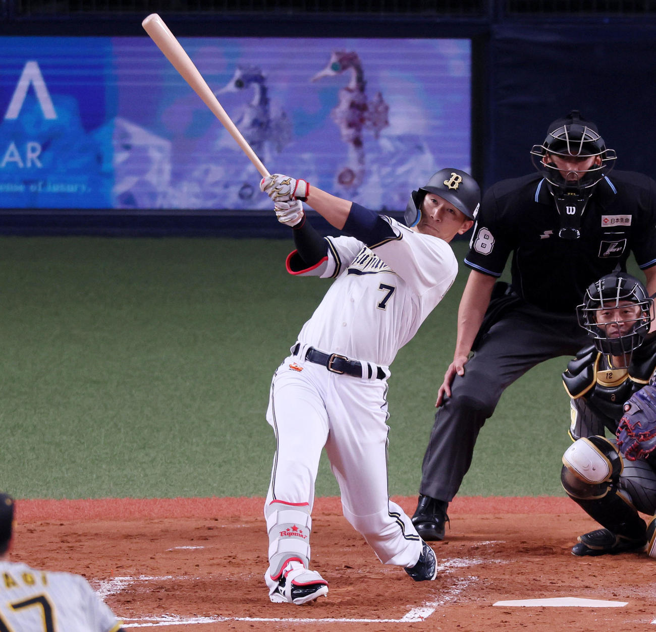 オリックス対阪神　3回裏オリックス無死、西川は右越え本塁打を放つ（撮影・加藤哉）