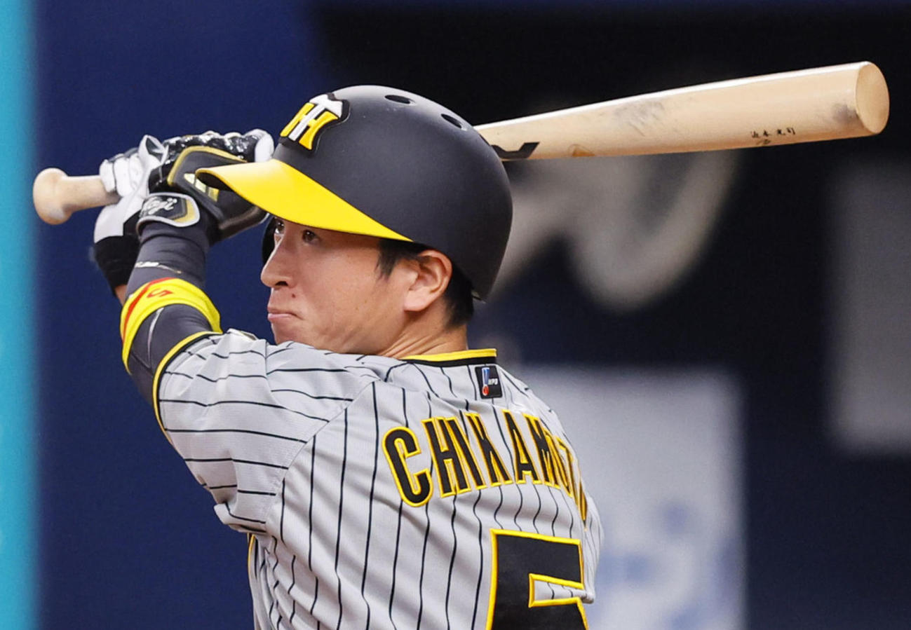 オリックス対阪神　3回表阪神2死一塁、近本は左前打を放つ（撮影・藤尾明華）
