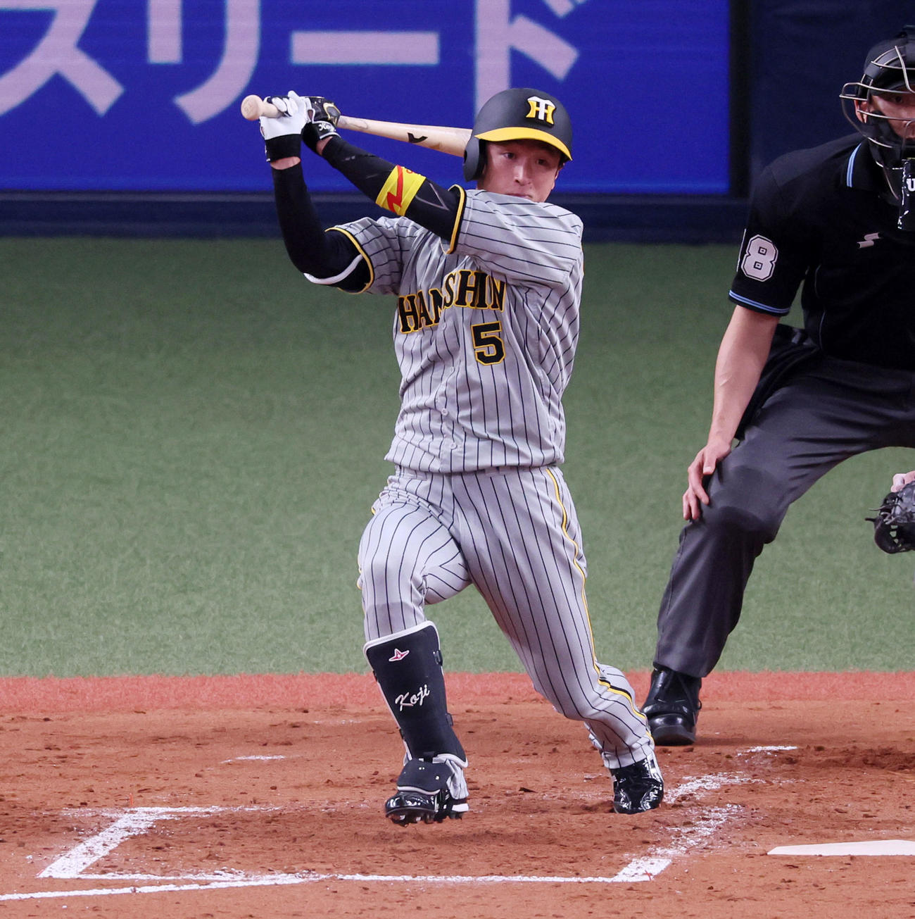 オリックス対阪神　3回表阪神2死一塁、近本は左前打を放つ（撮影・加藤哉）