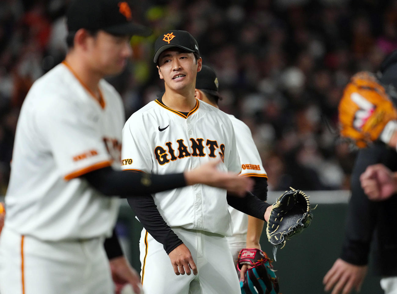 巨人対楽天　7回からマウンドに上がり無失点に抑えた巨人西舘（撮影・たえ見朱実）