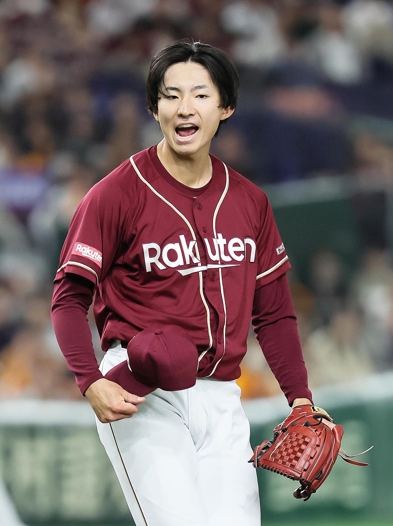 巨人対楽天　1回裏巨人2死、梶谷から3者連続となる空振り三振を奪い雄たけびを上げる荘司（撮影・足立雅史）
