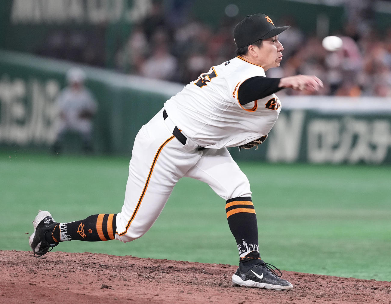巨人対楽天　9回表から5番手で登板した巨人大勢（撮影・鈴木みどり）