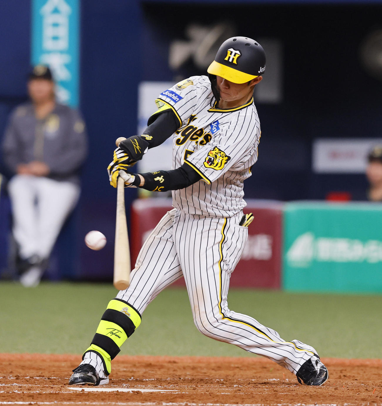オリックス対阪神　5回裏阪神1死一、二塁、中野は左前に適時打を放つ（撮影・藤尾明華）