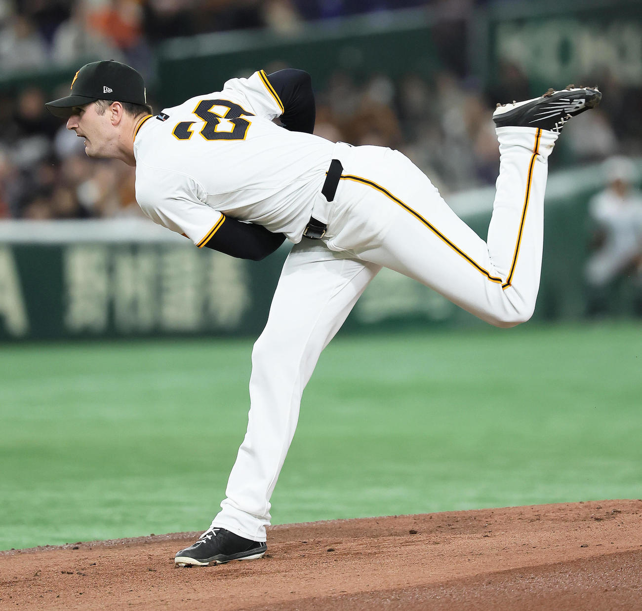 巨人対楽天　巨人先発のグリフィン（撮影・足立雅史）