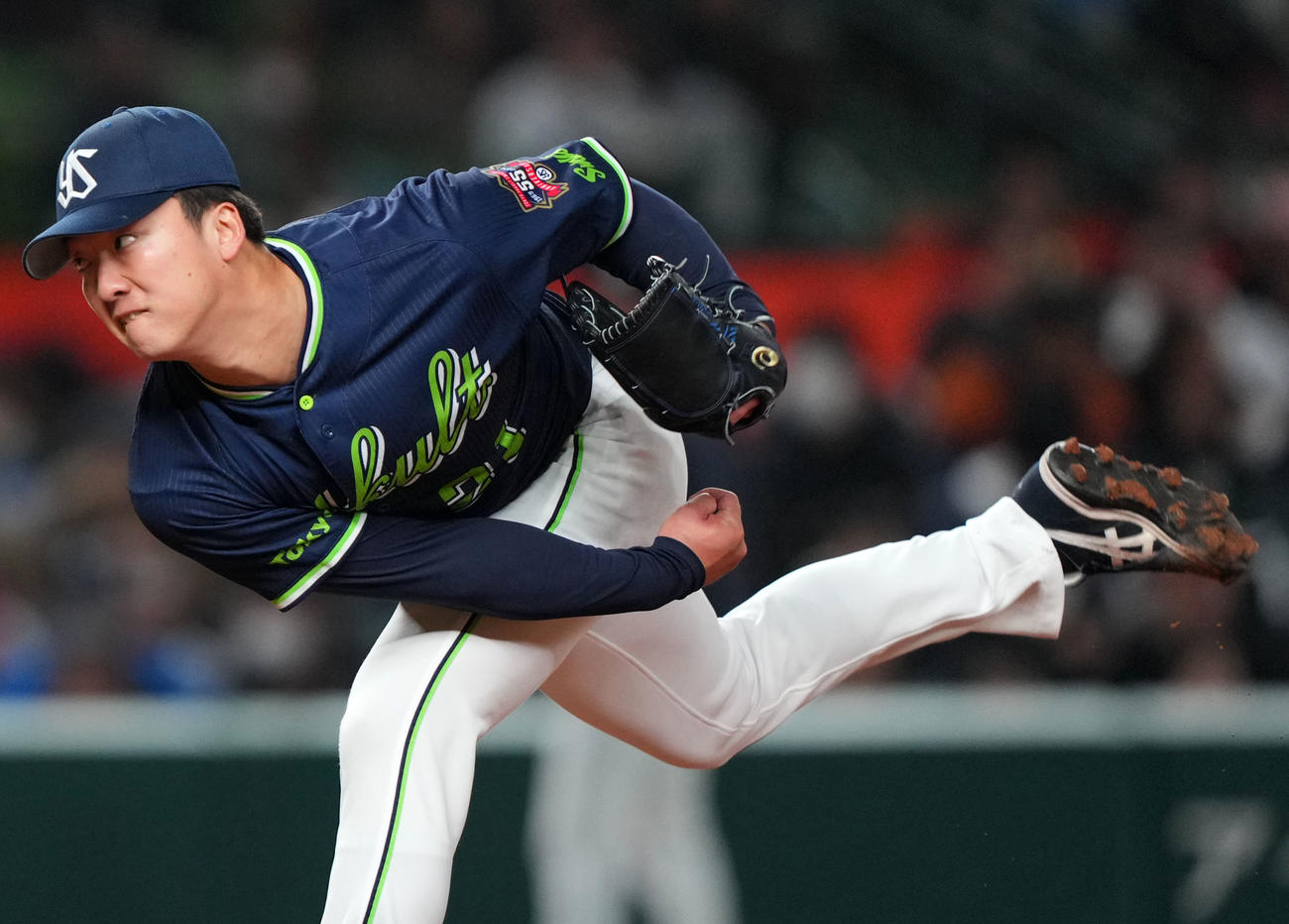 西武対ヤクルト　力投するヤクルト先発の吉村（撮影・横山健太）