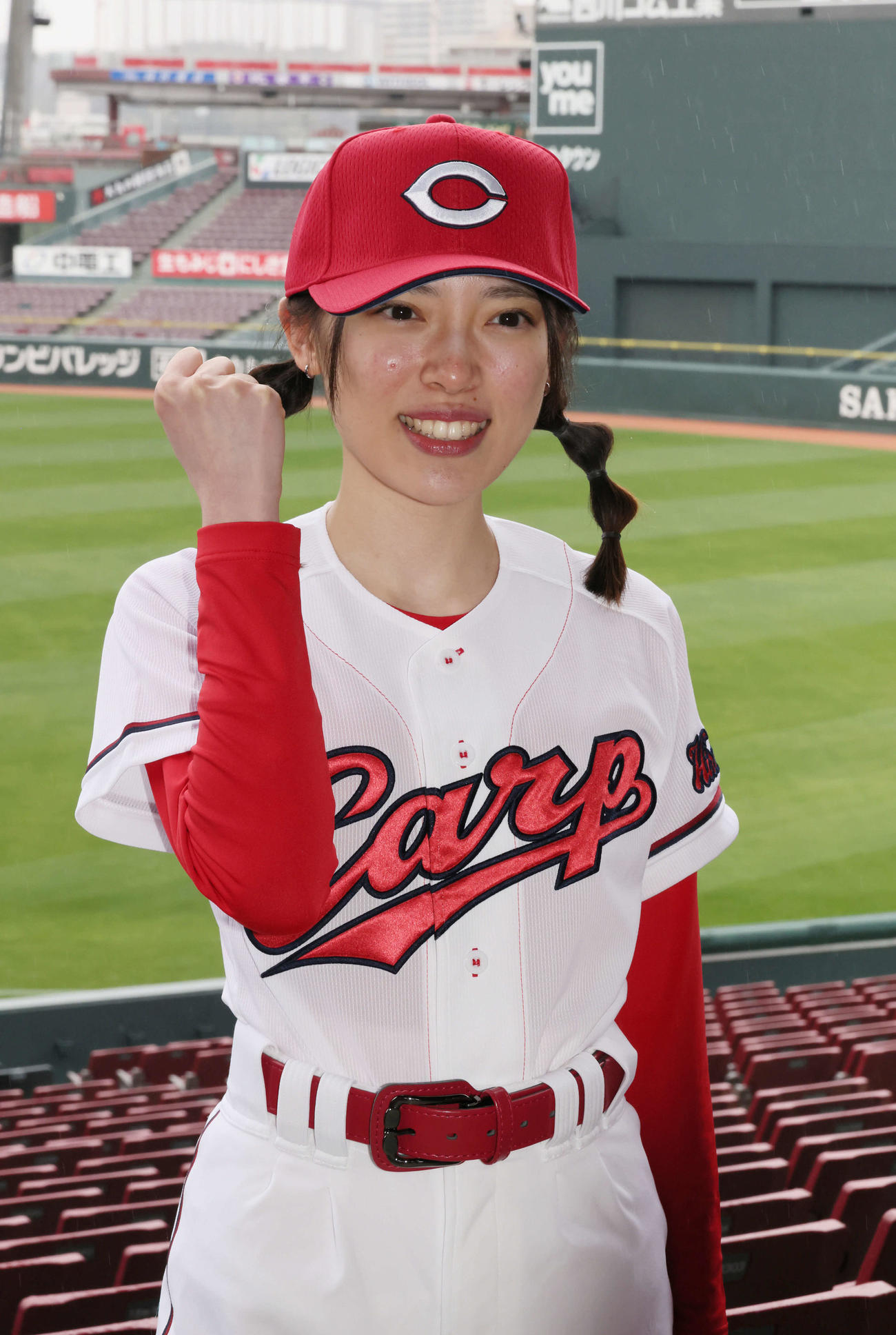 2024年度のカープホームランガールに決まった若山季桜さん（撮影・加藤孝規）