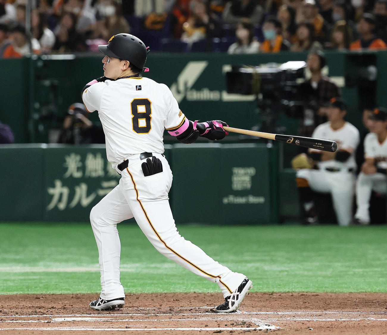 巨人対楽天　1回裏巨人1死二塁、丸は右中間本塁打を放つ（撮影・足立雅史）