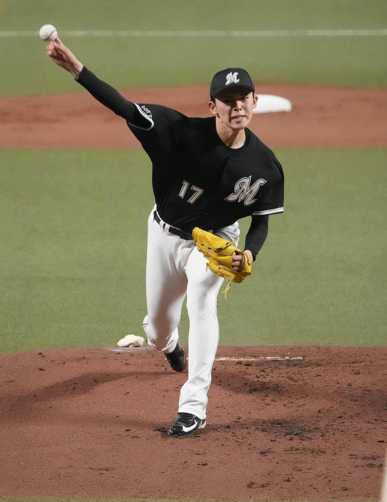 中日対ロッテ　1回裏、登板するロッテ先発の佐々木（撮影・森本幸一）