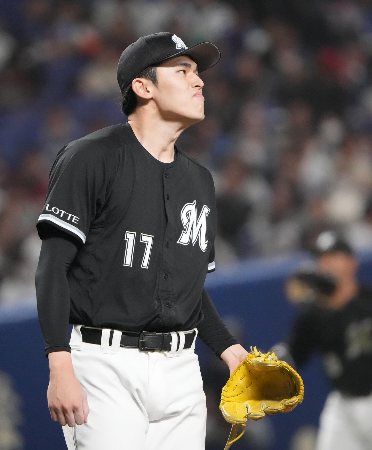 中日対ロッテ　2回裏中日1死、ディカーソンから三振を奪い唇をかみしめる佐々木（撮影・森本幸一）