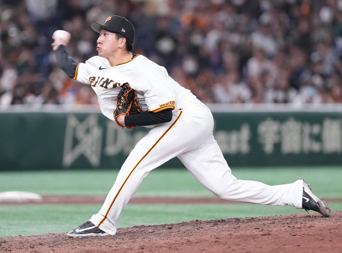 巨人対楽天　9回表から6番手で登板した巨人大勢（撮影・鈴木みどり）