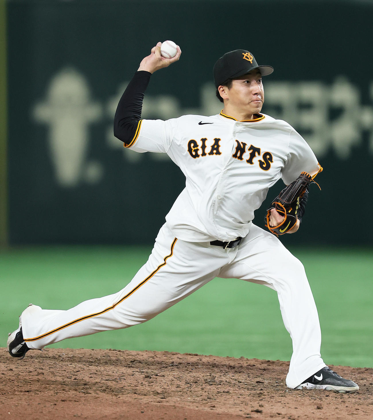 巨人対楽天　9回から登板した巨人大勢（撮影・足立雅史）