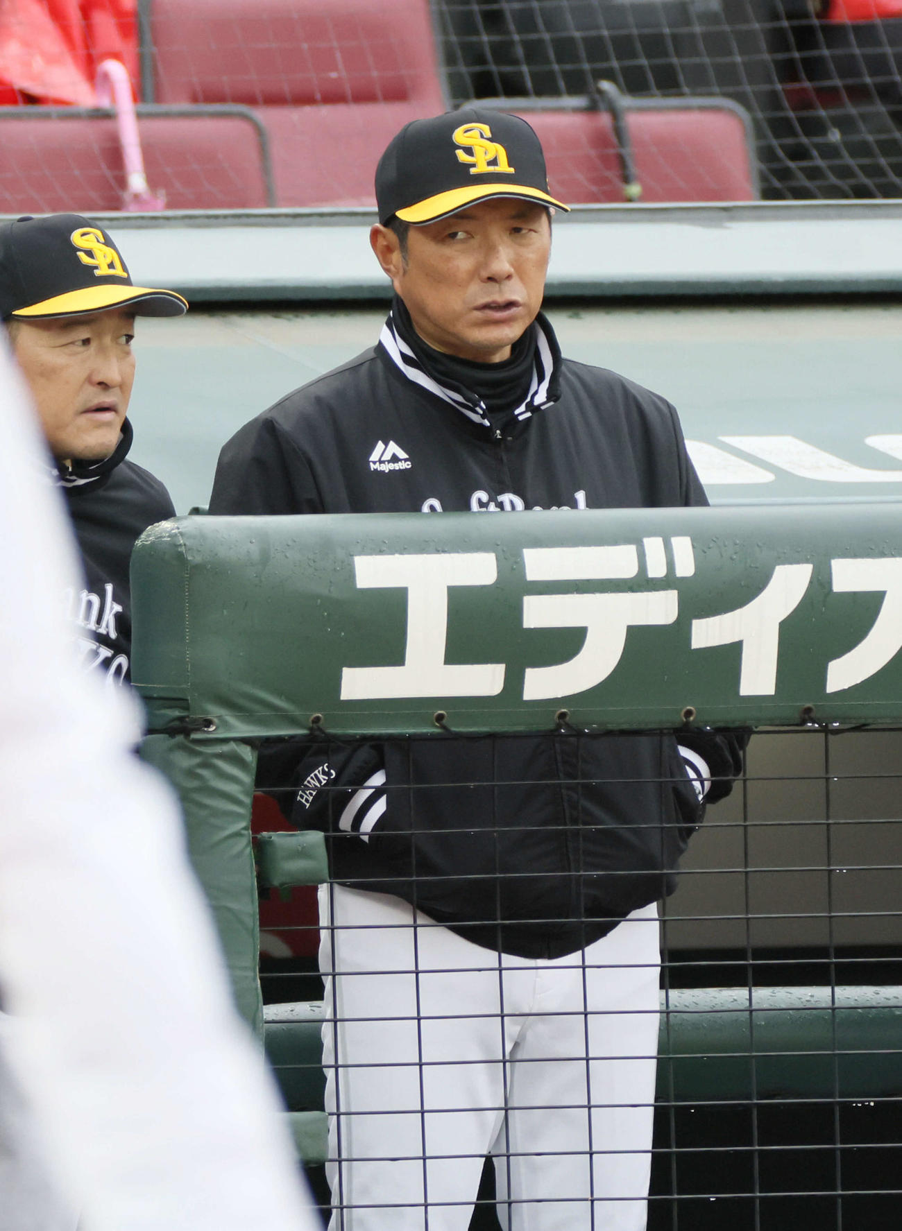 広島対ソフトバンク　9回表ソフトバンク、ベンチの小久保監督（撮影・加藤孝規）