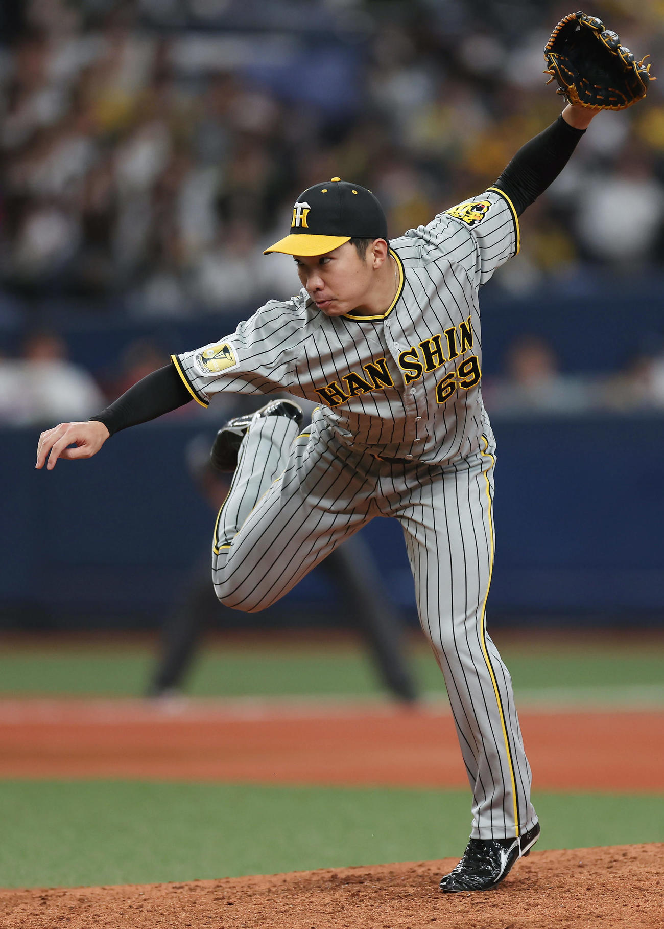 オリックス対阪神　力投する阪神6番手の石井（撮影・前田充）