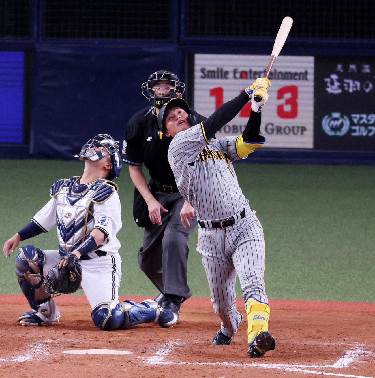 オリックス対阪神　9回表阪神2死満塁、代打森下は二飛を打ち上げて試合終了（撮影・加藤哉）