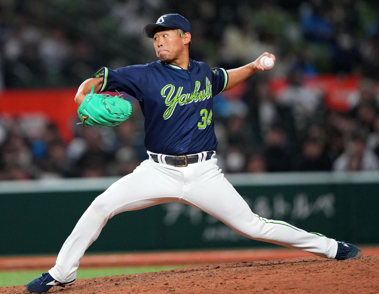 西武対ヤクルト　9回裏から登板したヤクルト田口（撮影・横山健太）