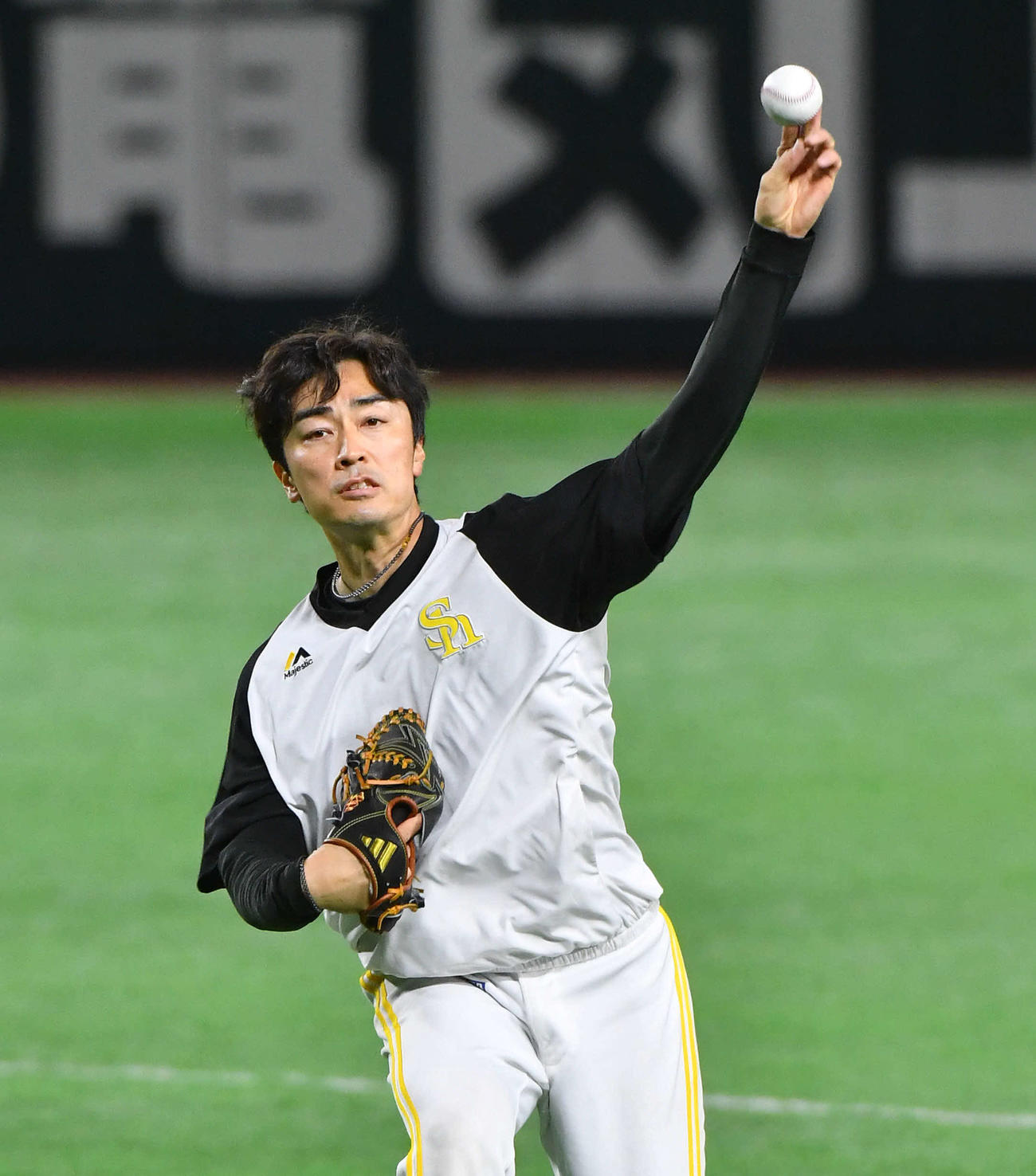 キャッチボールを行う和田（撮影・岩下翔太）