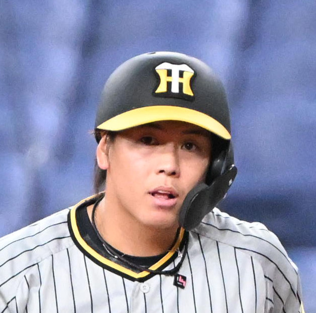 オリックス対阪神　4回表阪神1死三塁、中前適時打を放った梅野（撮影・和賀正仁）