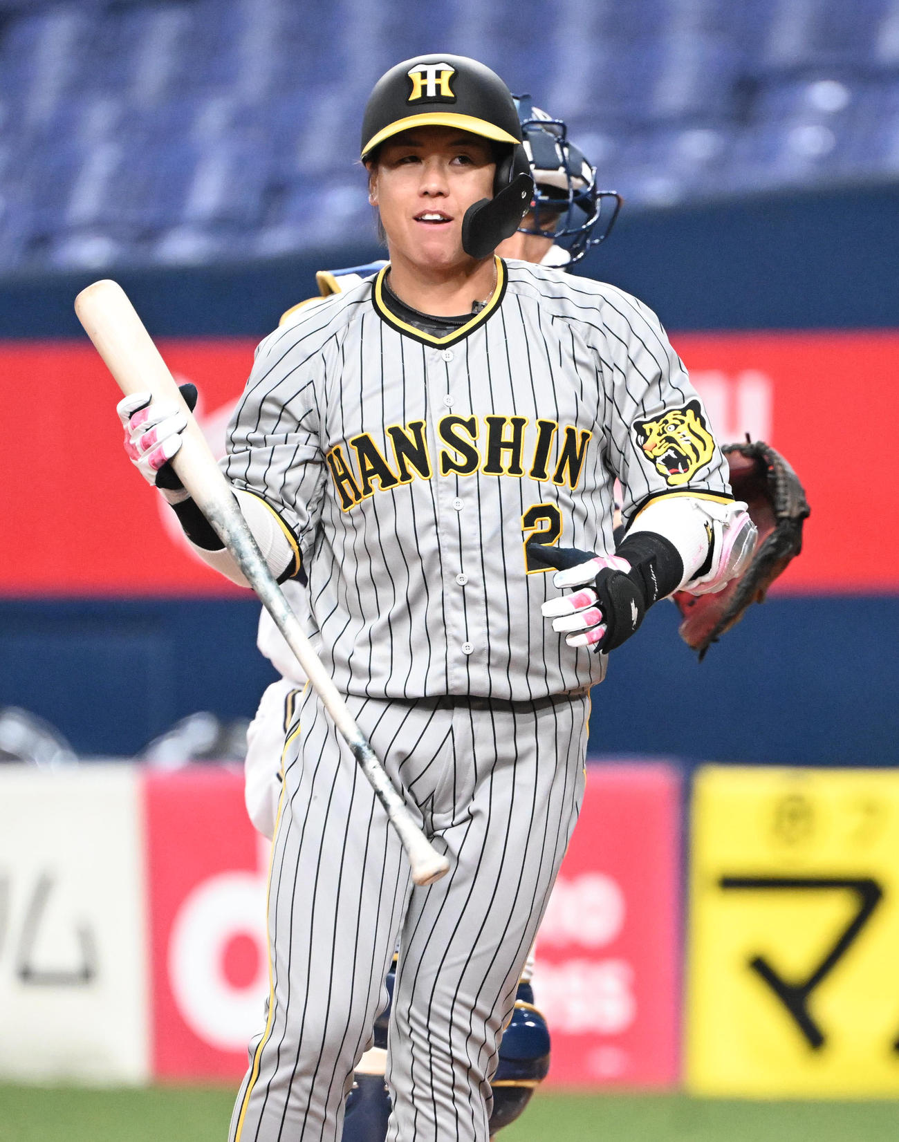 オリックス対阪神　1回表阪神2死、空振り三振する梅野（撮影・和賀正仁）