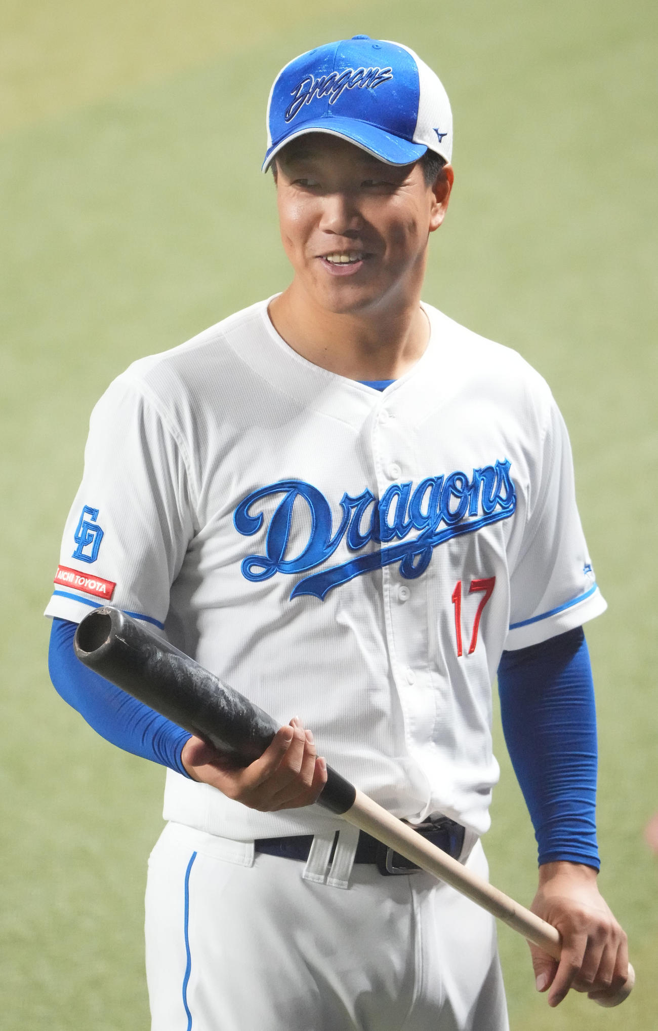 練習を終え取材に応じる柳（撮影・森本幸一）