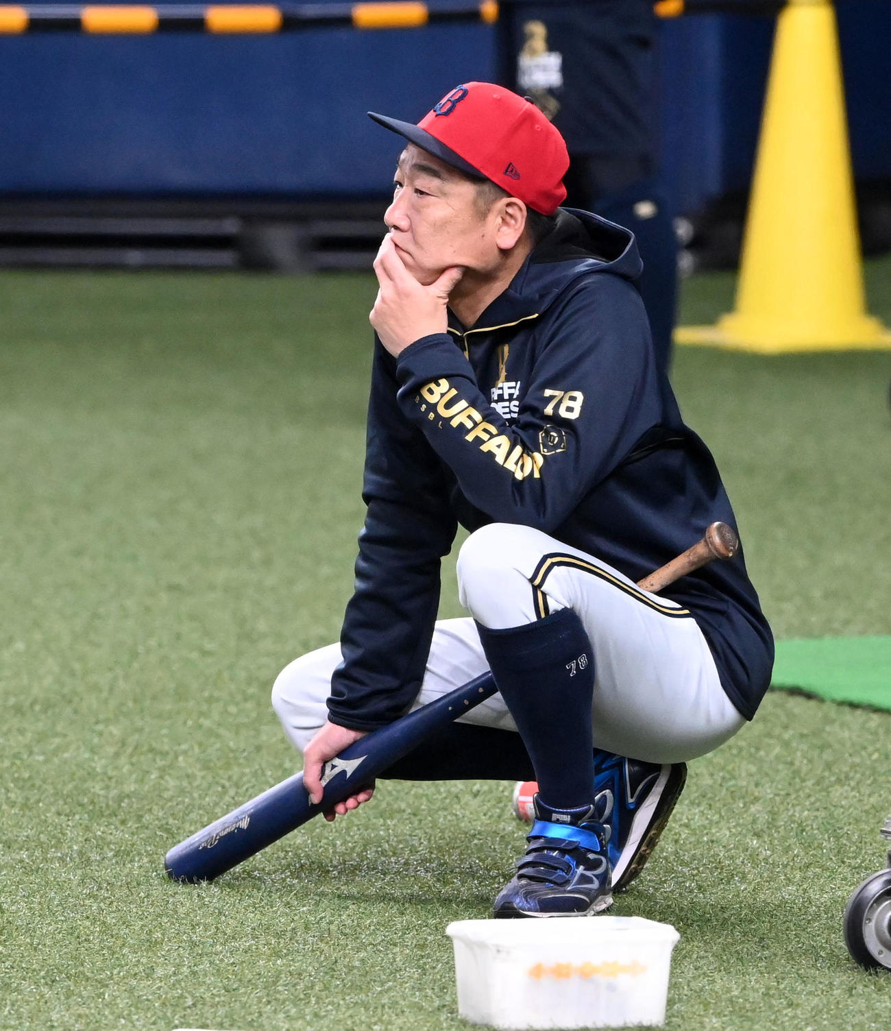 練習を見守るオリックス中嶋監督（撮影・前岡正明）