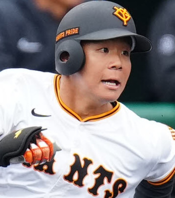 巨人佐々木俊輔（2024年2月27日撮影）