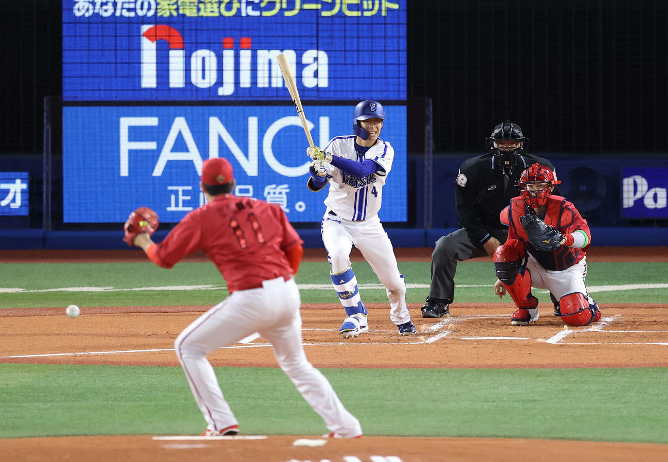 DeNA対広島　1回裏DeNA無死、二ゴロに倒れる度会。投手九里（撮影・河野匠）