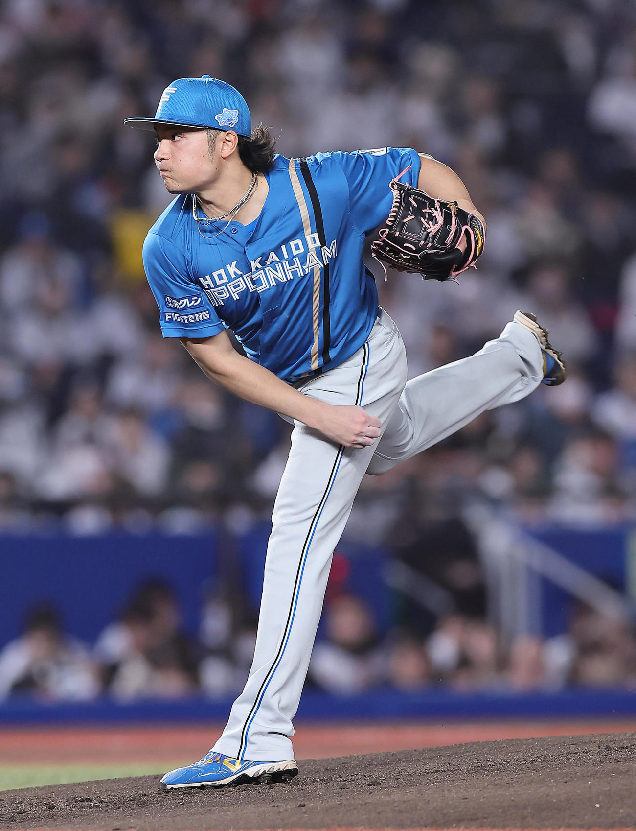 ロッテ対日本ハム　日本ハム先発の伊藤（撮影・足立雅史）