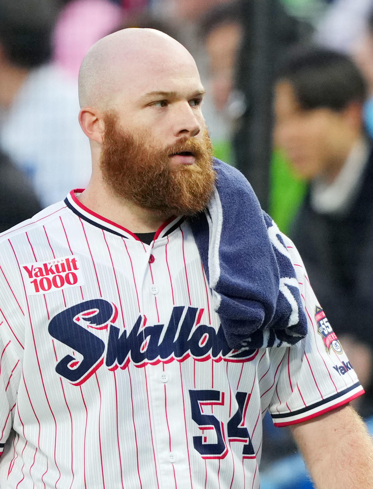 ヤクルト対中日　試合前、投球練習を終えベンチへ向かうヤクルトのサイスニード（撮影・横山健太）