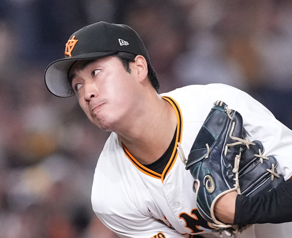 巨人対阪神　7回表から2番手で登板した巨人西舘（撮影・鈴木みどり）