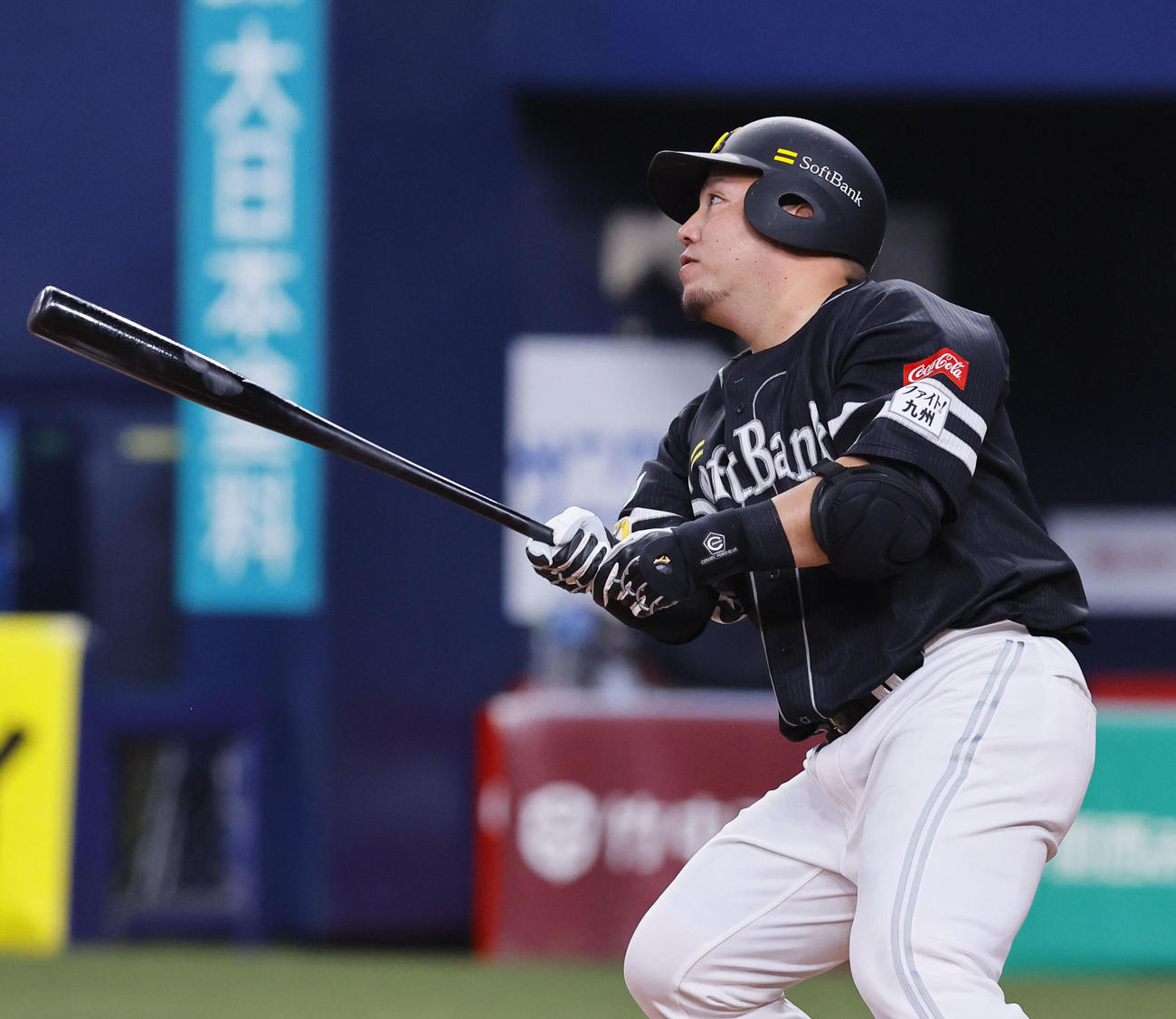 オリックス対ソフトバンク　7回表ソフトバンク無死、山川は中越えに本塁打を放つ（撮影・藤尾明華）