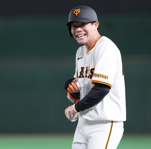 巨人】“ジョージロー”ドラ3佐々木俊輔プロ初安打初打点「感謝」バット