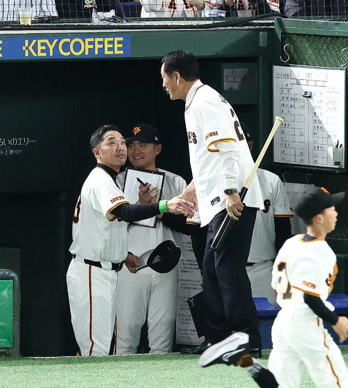 巨人】「雨ニモマケズ」阿部監督が開幕当日の朝、激しい暴風雨の中で