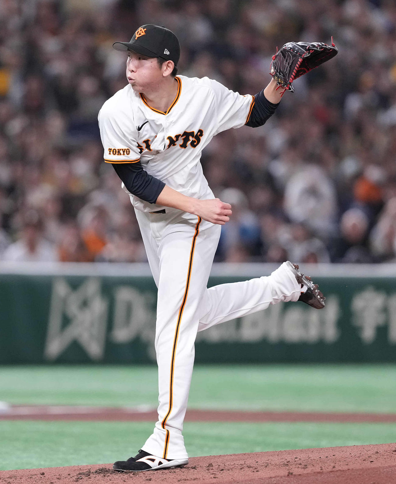巨人対阪神　先発し力投する巨人戸郷（撮影・鈴木みどり）